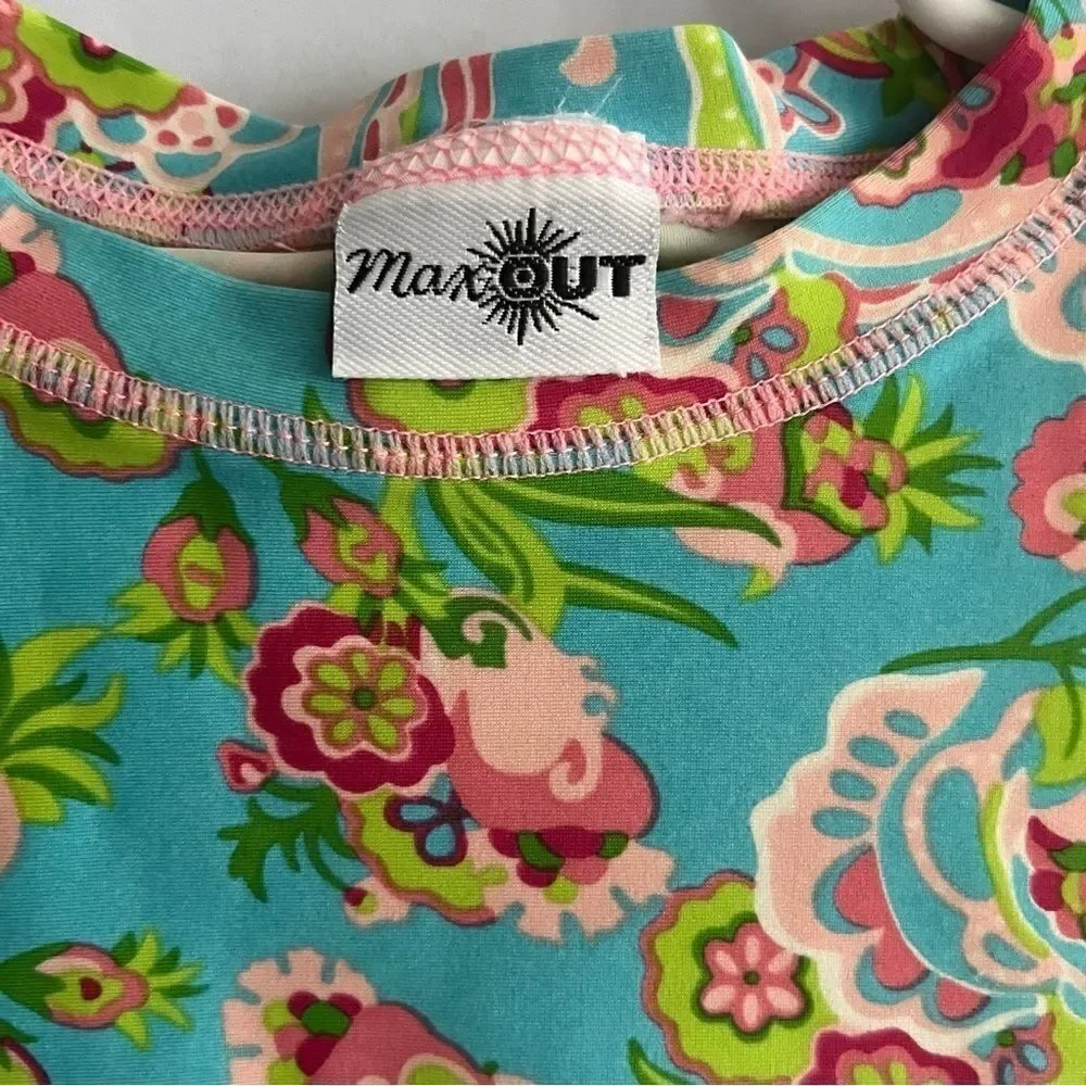 Max Out Short Sleeve Rashguard Swim Top